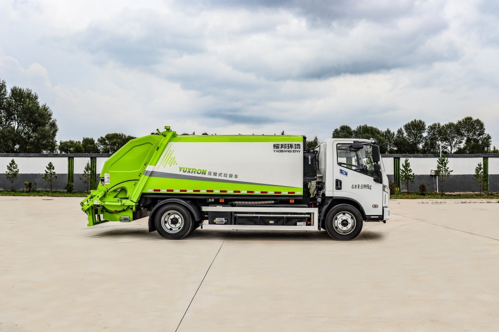 Garbage compression truck