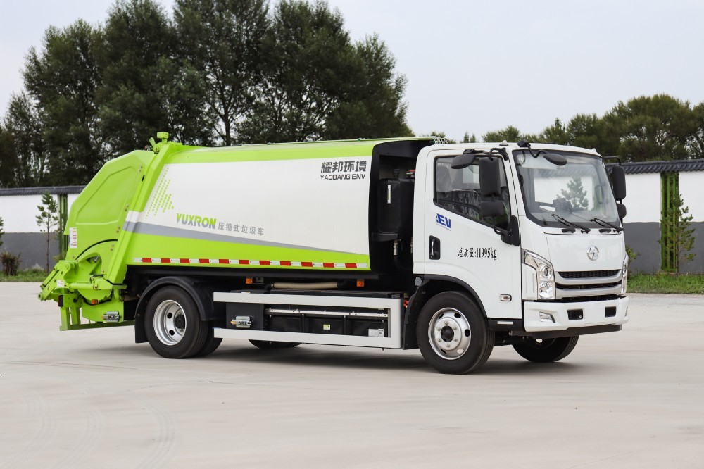 Compressed garbage truck