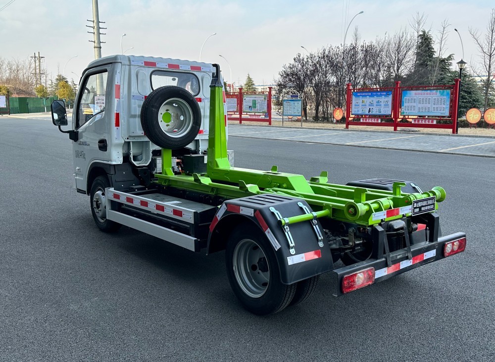 Pure electric detachable garbage truck