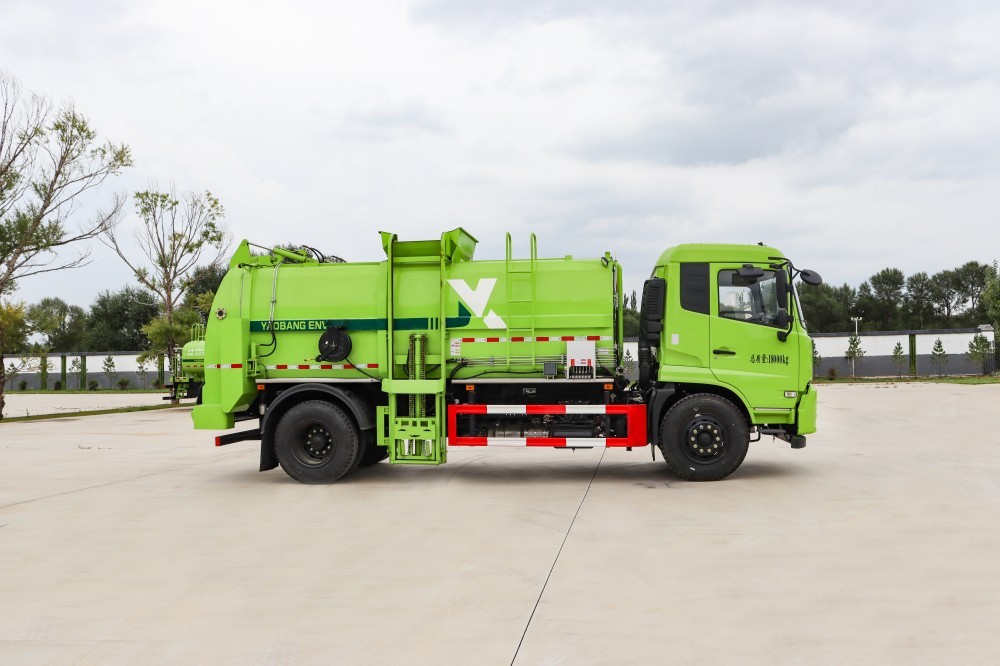 Kitchen waste truck