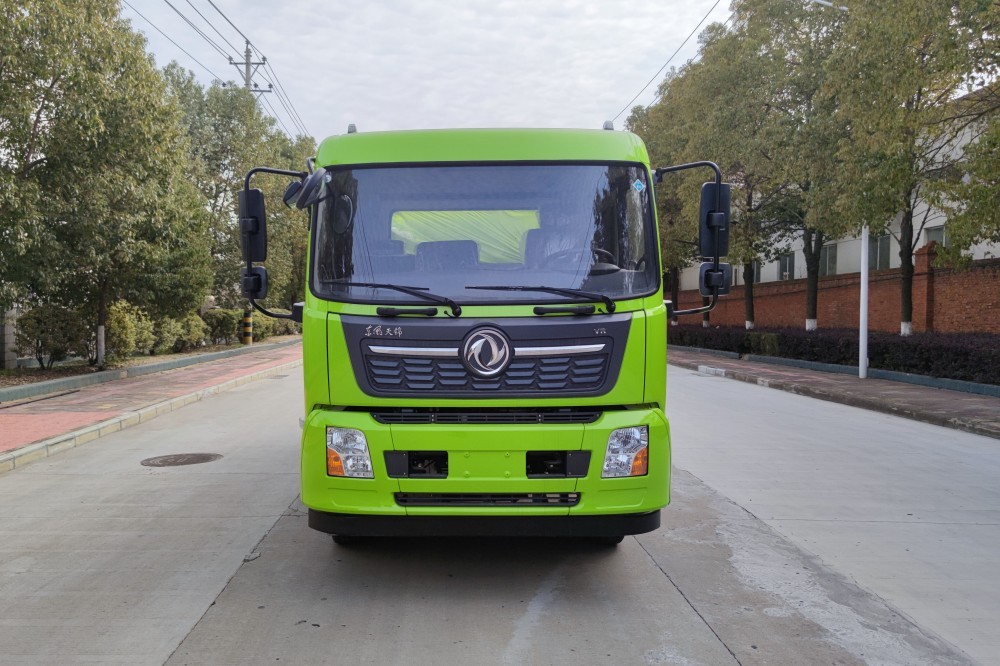 watering lorry