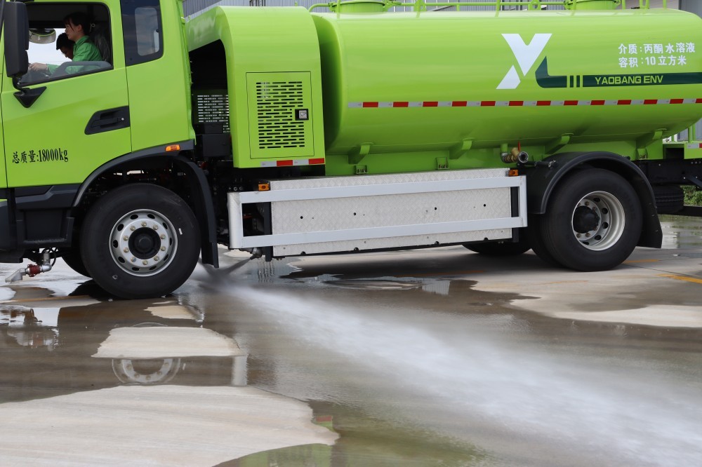 Pure electric green spraying vehicle