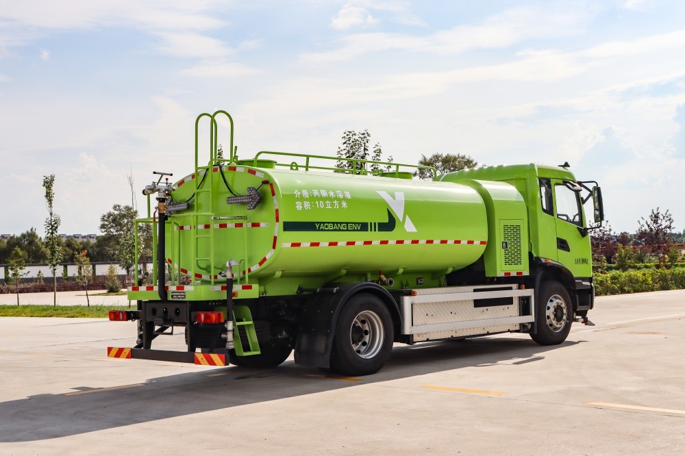 Pure electric green sprinkler truck