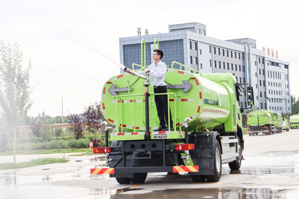 Pure electric green spraying vehicle