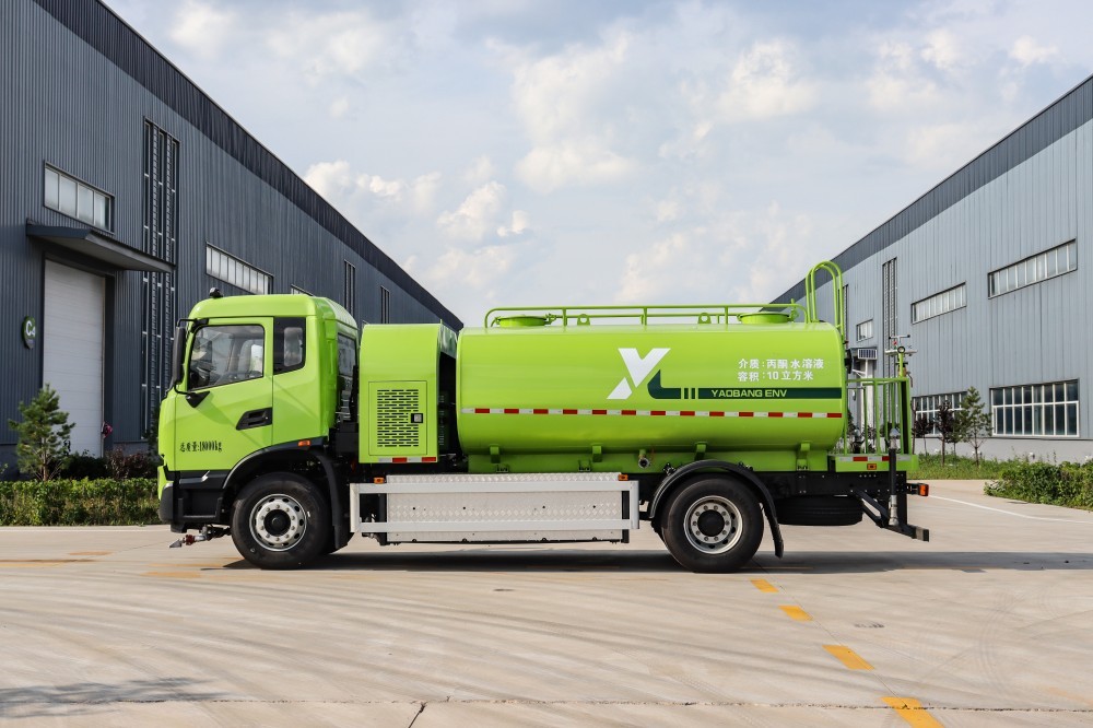 Pure electric green spraying vehicle
