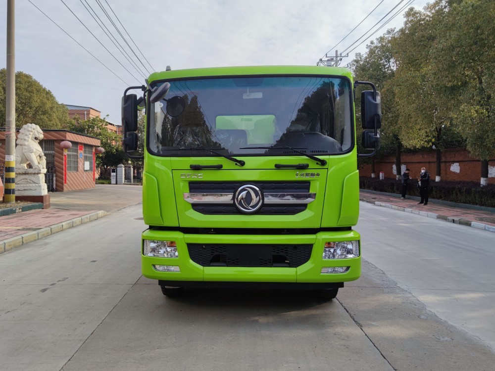 Greening sprinkler truck