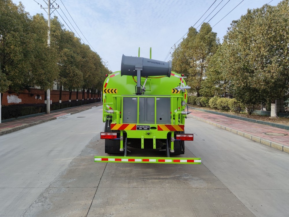 18 ton green spraying truck