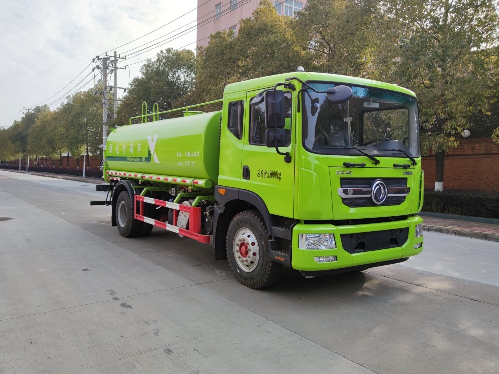 18 ton green spraying truck