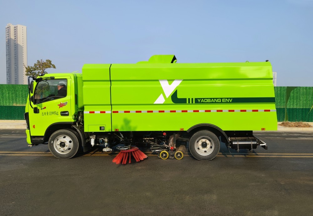 Dongfeng road sweeper