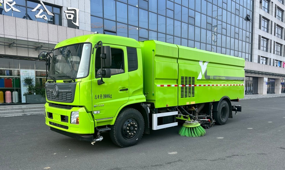 Road cleaning vehicle
