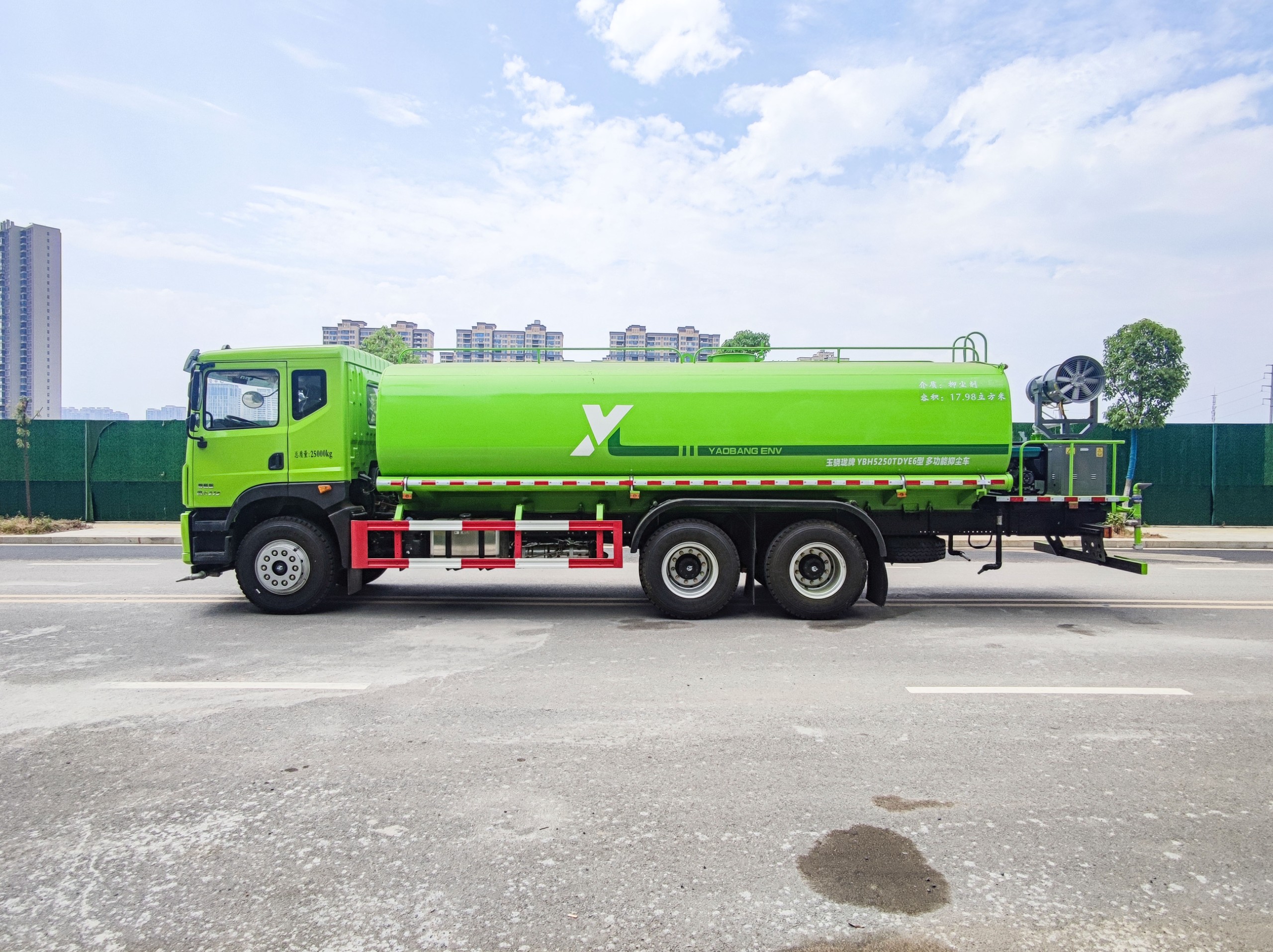 11 square Dongfeng multifunctional dust suppression vehicle
