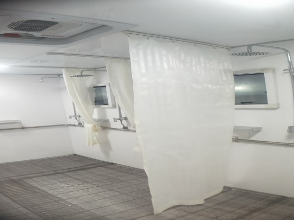 Yao Bang Group large shower truck