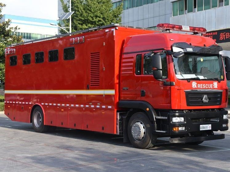 Yao Bang Group large shower truck