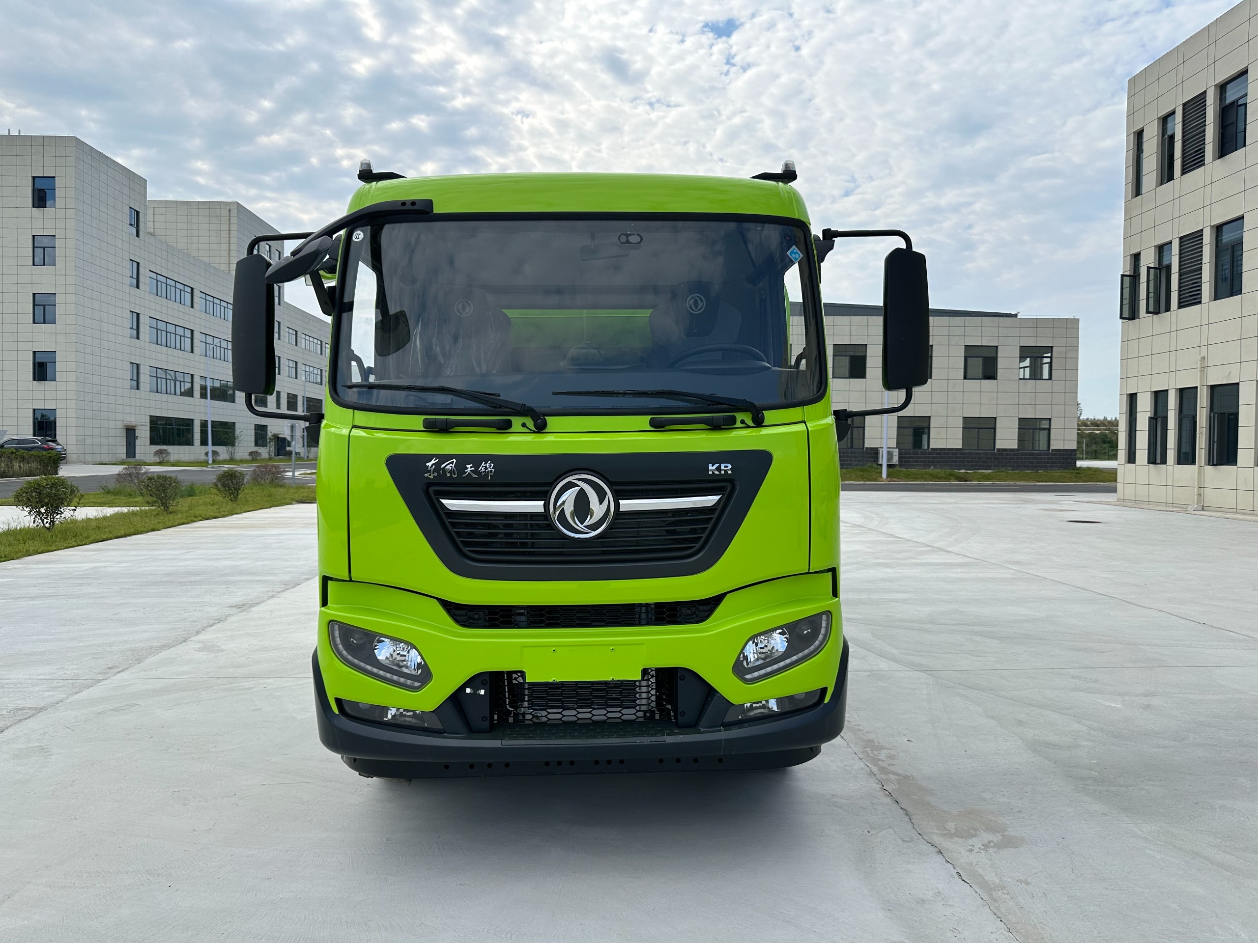 Dongfeng pure electric multifunctional dust suppression vehicle
