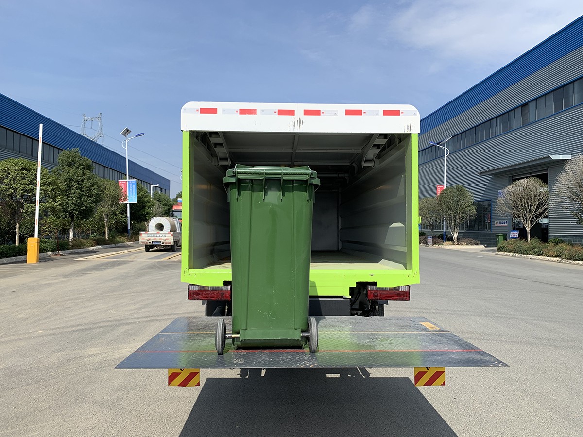 Sealed Bucket Garbage Truck