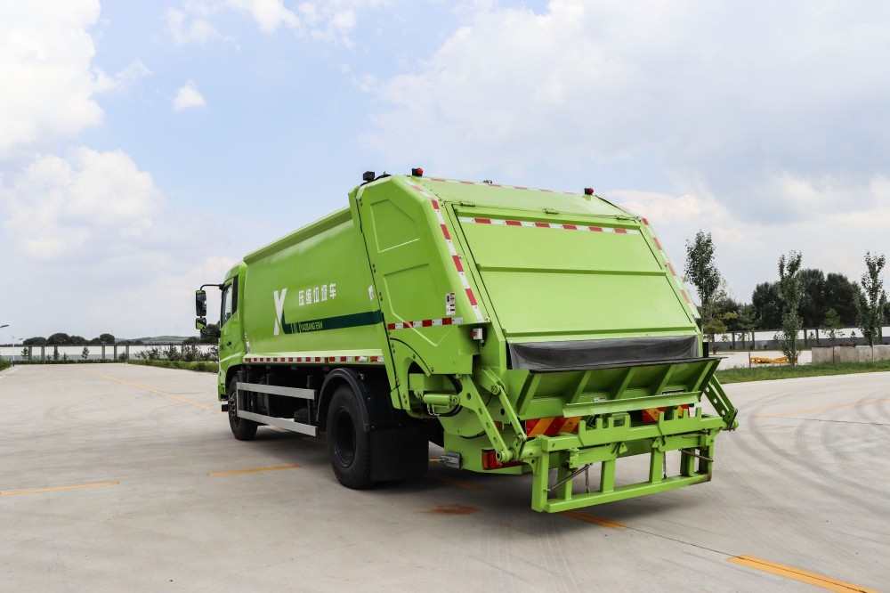 Garbage compression transfer vehicle